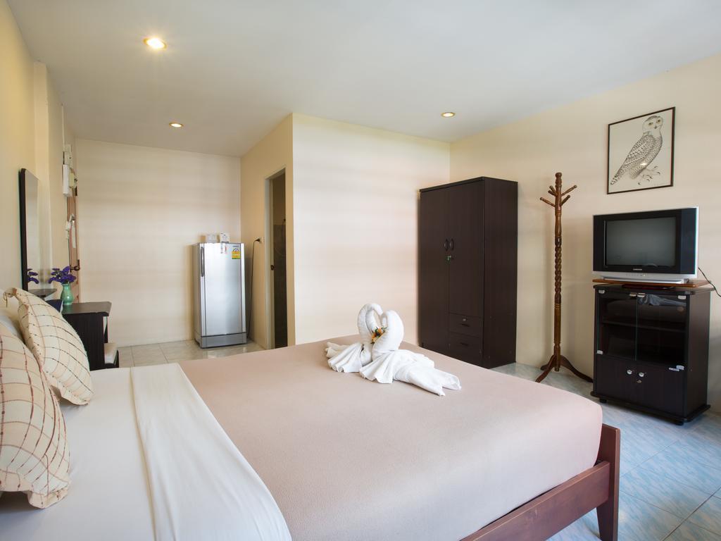 Stefan'S Guesthouse Jomtien Beach Esterno foto